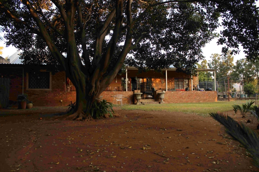 9 Bedroom Property for Sale in Schietfontein Ah North West